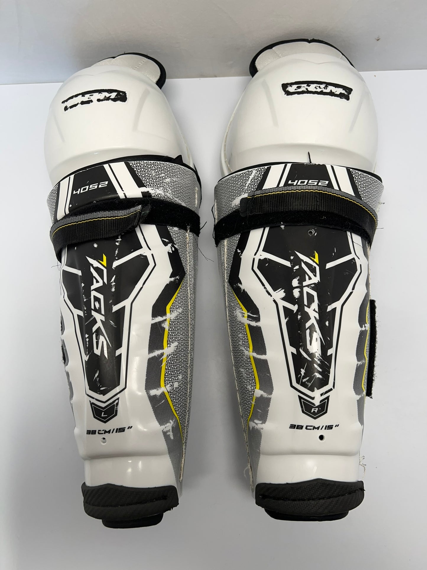 Hockey Shin Pads Men's Size 15 inch CCM Tacks White Black Gold Excellent Minor Wear