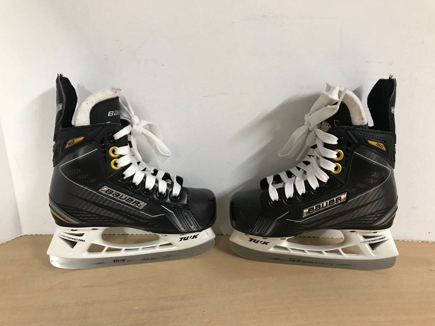 Hockey Skates Child Size 11 Bauer Supreme 160 New Demo Model