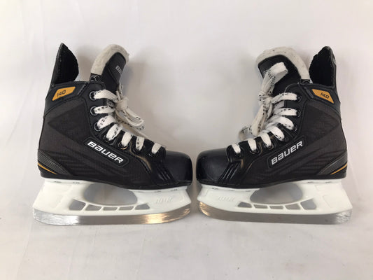 Hockey Skates Child Size 11 Shoe Size Bauer Supreme New Demo Model