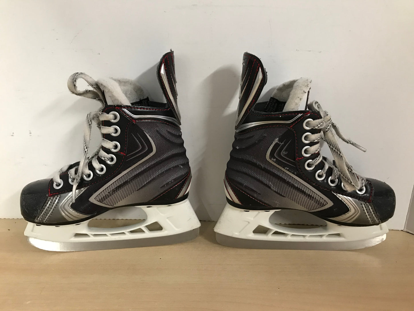 Hockey Skates Child Size 12 Shoe Size Bauer Vapor X.60