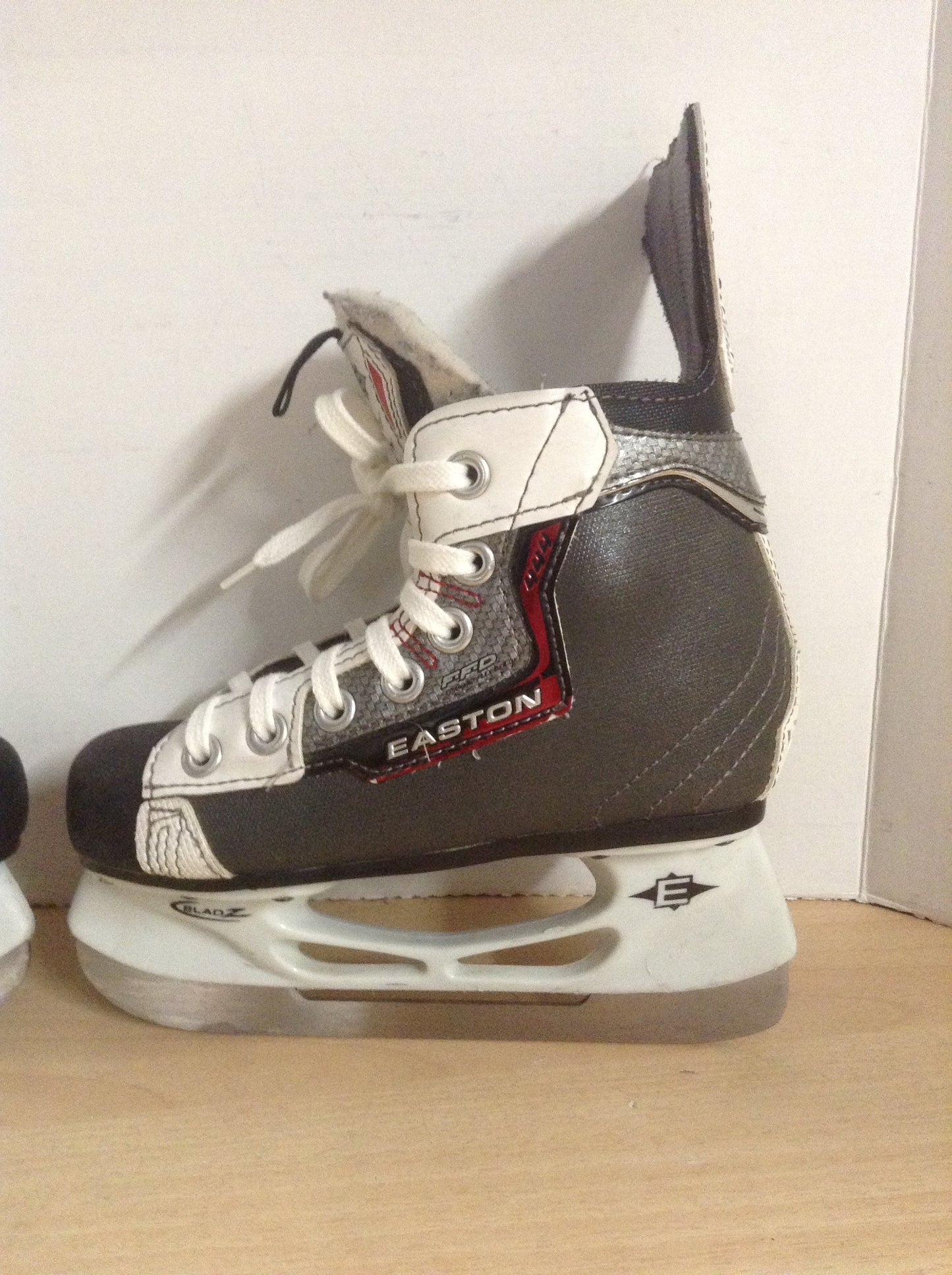 Hockey Skates Child Size 12 Shoe Size Easton