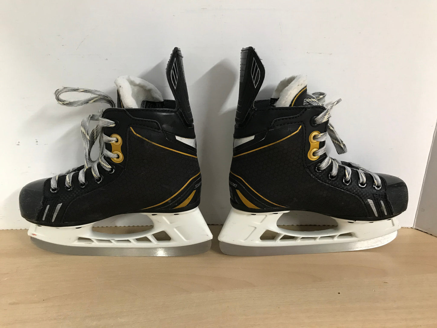 Hockey Skates Child Size 1 Shoe Size Bauer Supreme One Elite