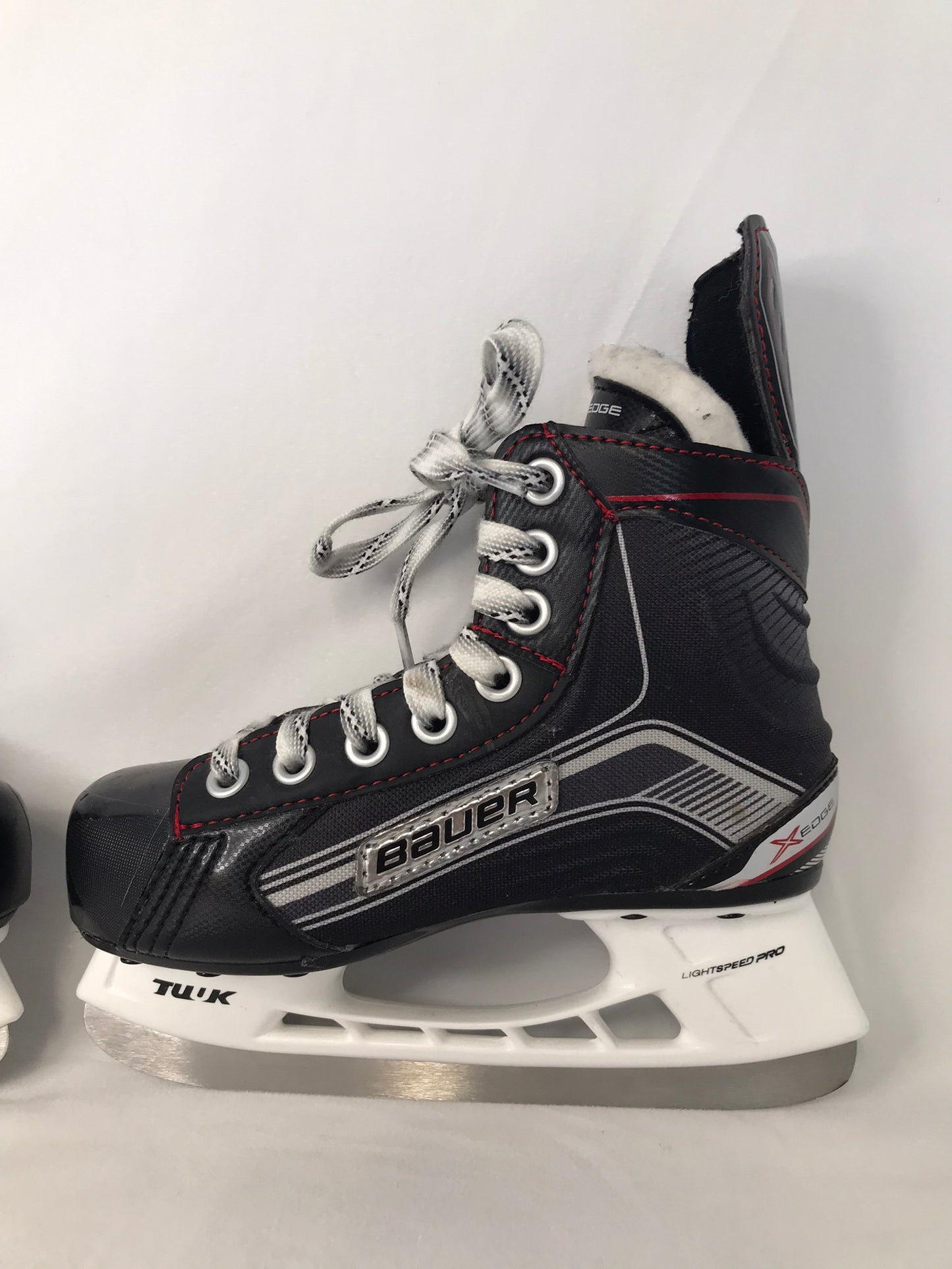 Hockey Skates Child Size 1 Shoe Size Bauer Vapor New Demo Model