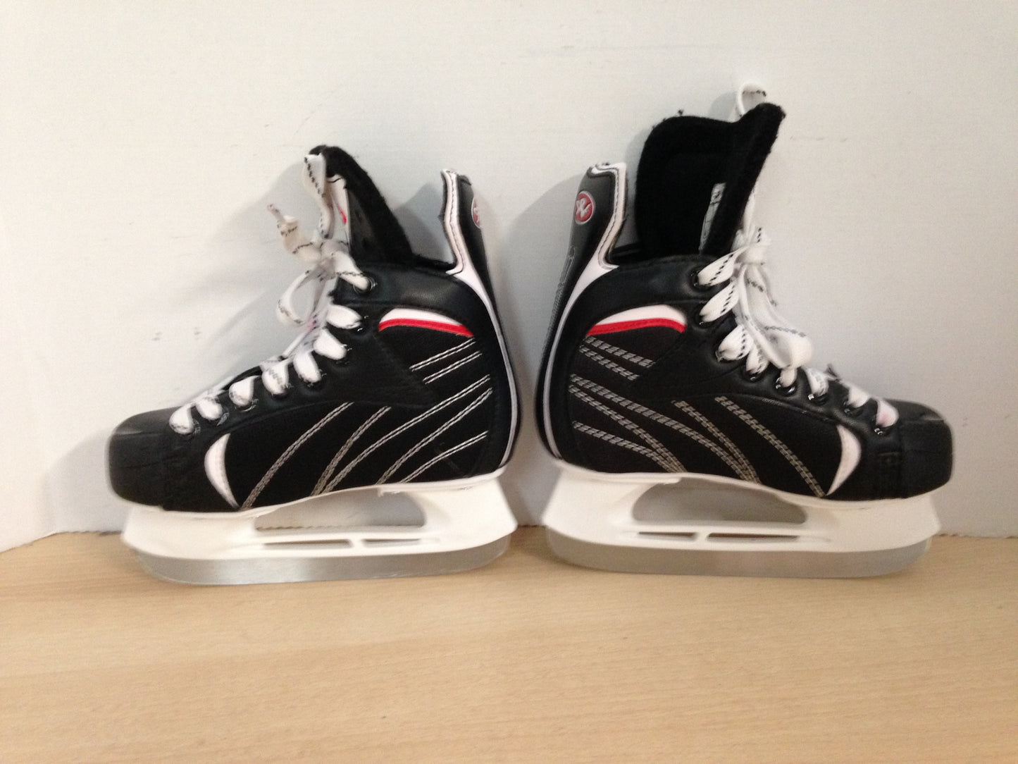 Hockey Skates Child Size 1 Shoe Size Hespeler New Demo