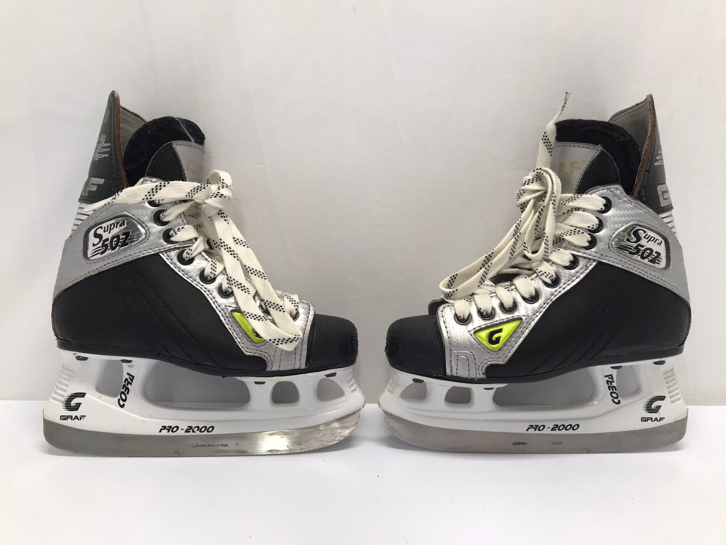 Hockey Skates Child Size 2.5 Shoe Size Graf