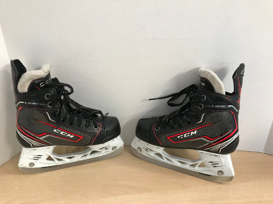 Hockey Skates Child Size 2 Shoe CCM Vibe Minor Wear CB9437