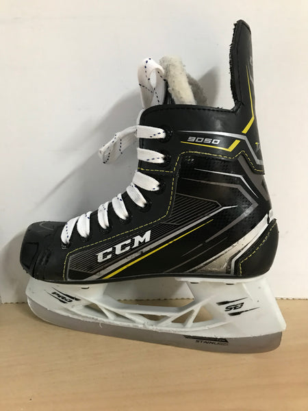 Hockey Skates Child Size 2 Shoe Size CCM Tacks Minor Wear