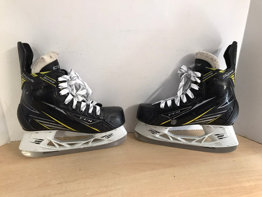 Hockey Skates Child Size 4 Shoe Size CCM Tacks Minor Wear