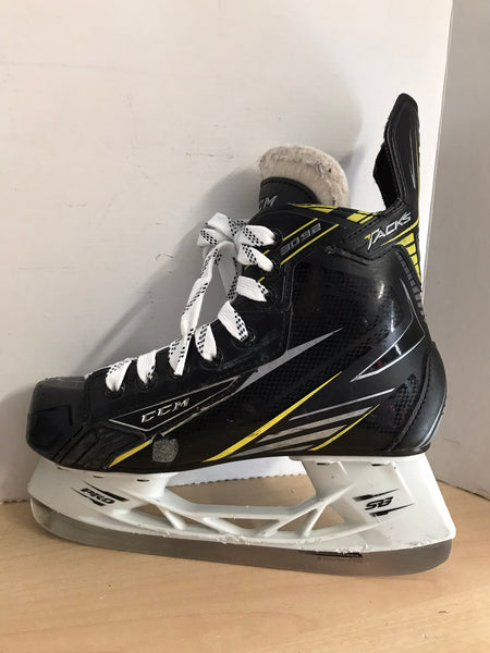 Hockey Skates Child Size 4 Shoe Size CCM Tacks Minor Wear