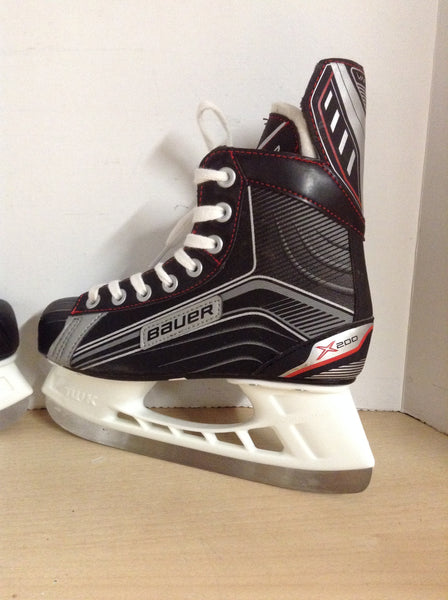 Hockey Skates Child Size 4 Shoe Size Junior Bauer Vapor X200 New Demo Model
