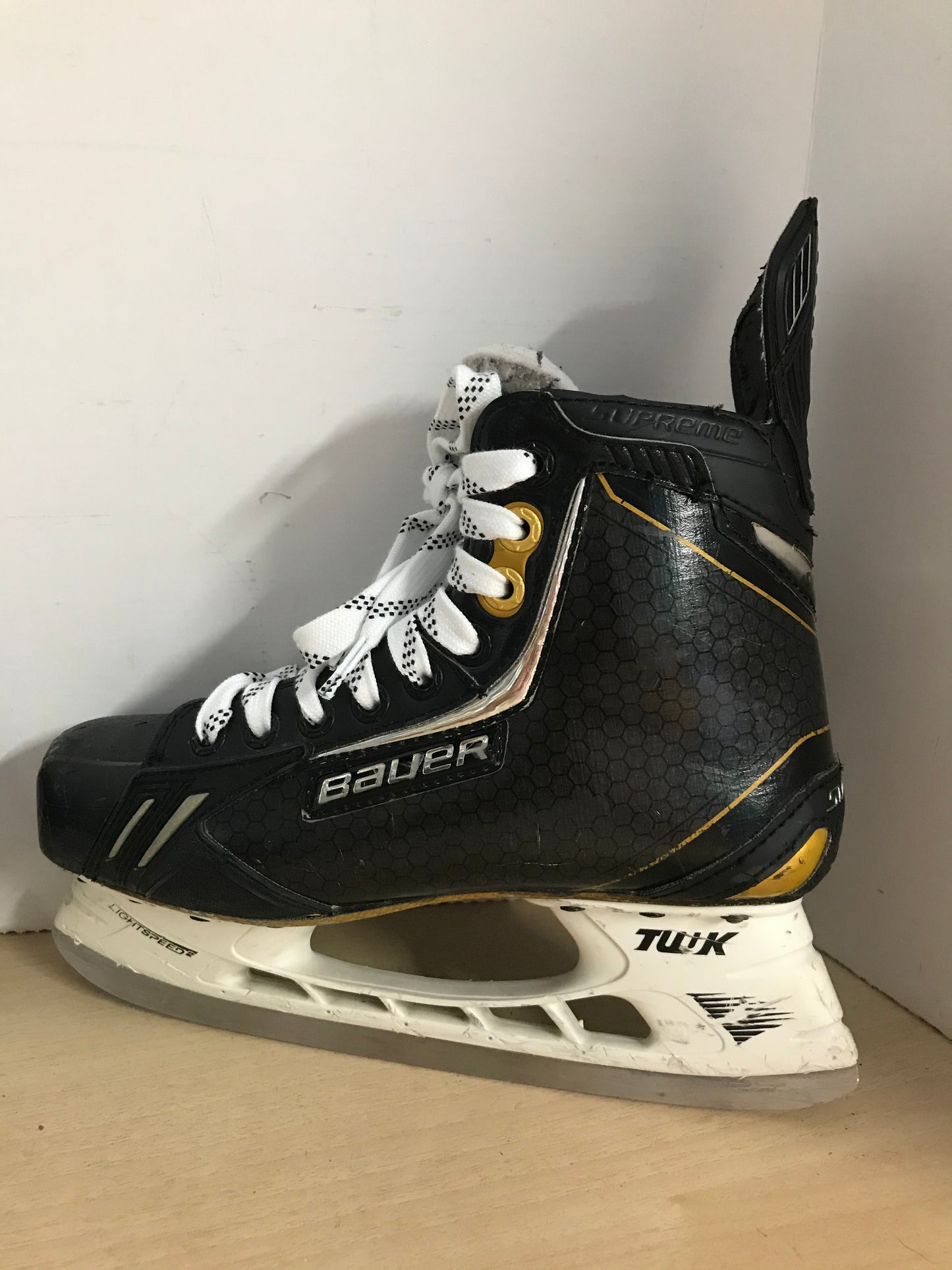 Hockey Skates Child Size 6 Shoe Size Junior Bauer Supreme One.9 Minor Wear Scratches