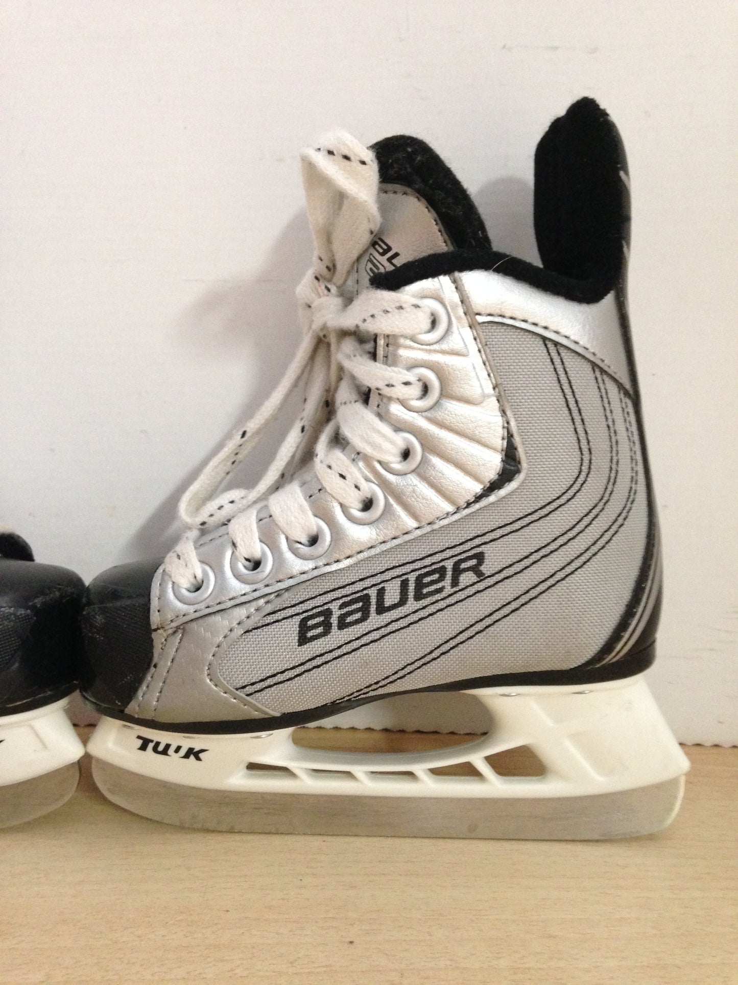 Hockey Skates Child Size 8 Infant Toddler Shoe Size Bauer 22 As New