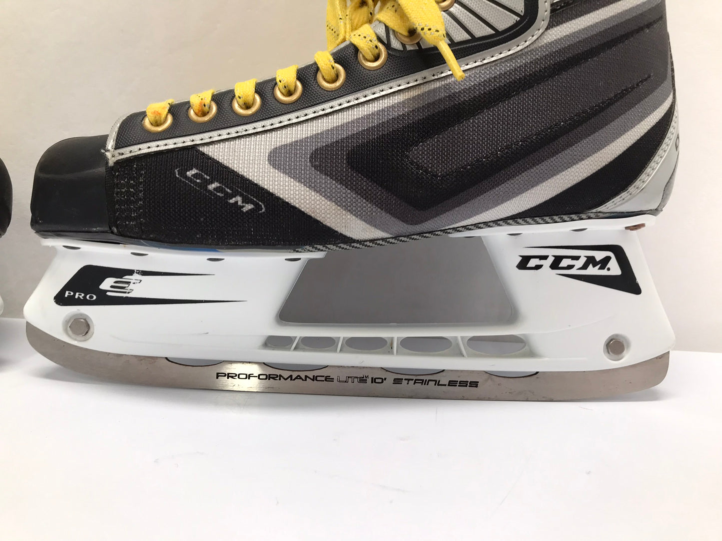 Hockey Skates Men's Size 11 E Shoe Size Alexander Ovenchkin CCM GR8 OVI Players Skates New Demo Model