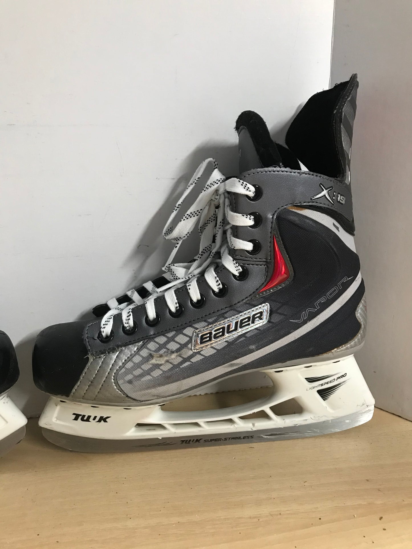 Hockey Skates Men's Size 11 Shoe Size Bauer Vapor X.15 Very Nice BD 6084