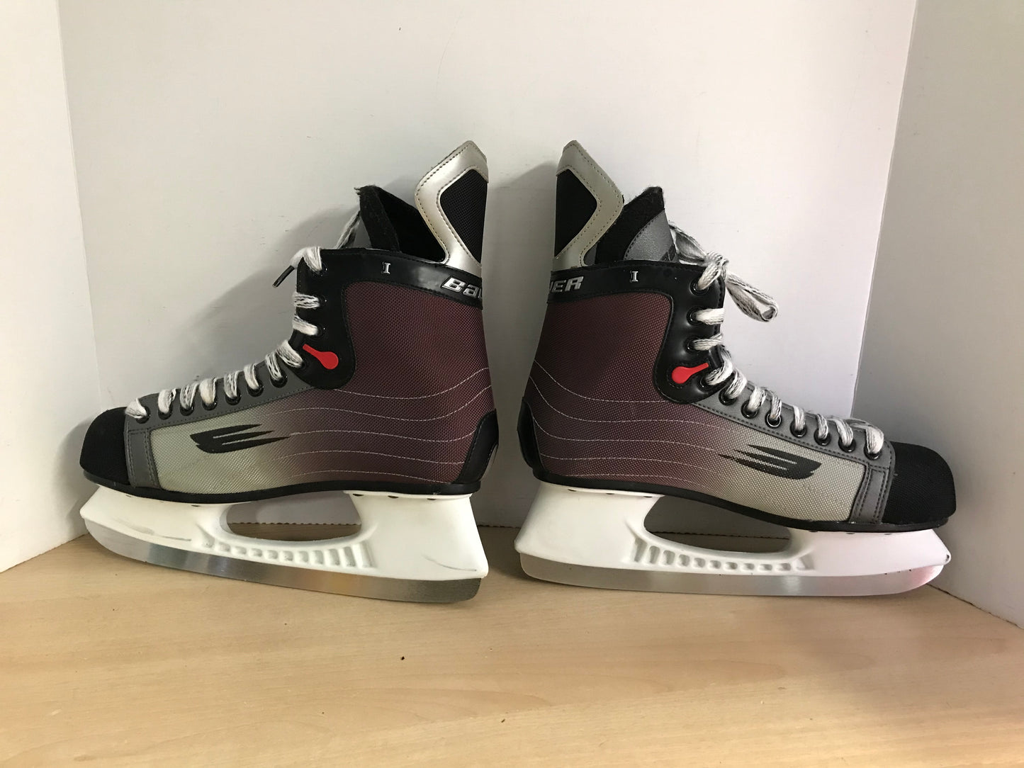 Hockey Skates Men's Size 12.5 Shoe Size Bauer Vapor As New