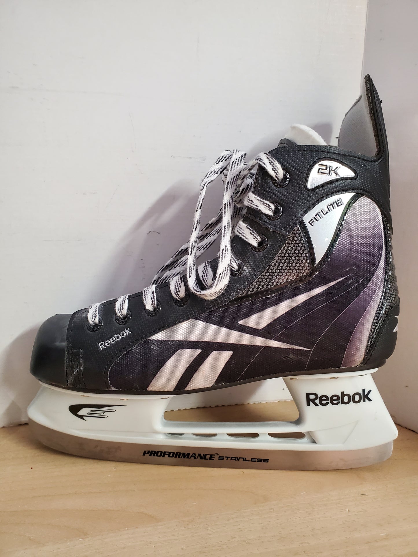 Hockey Skates Men's Size 8.5 Shoe Size Reebok Fitlite 2K Skates are as new Lace hooks have wear.