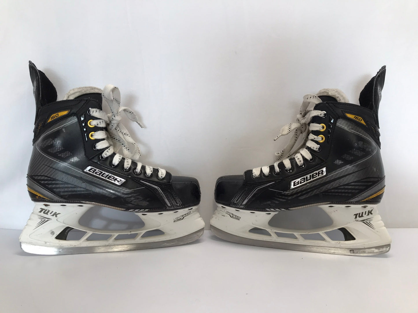 Hockey Skates Men's Size 9.5 Shoe Size  Bauer Supreme 160  Minor Wear