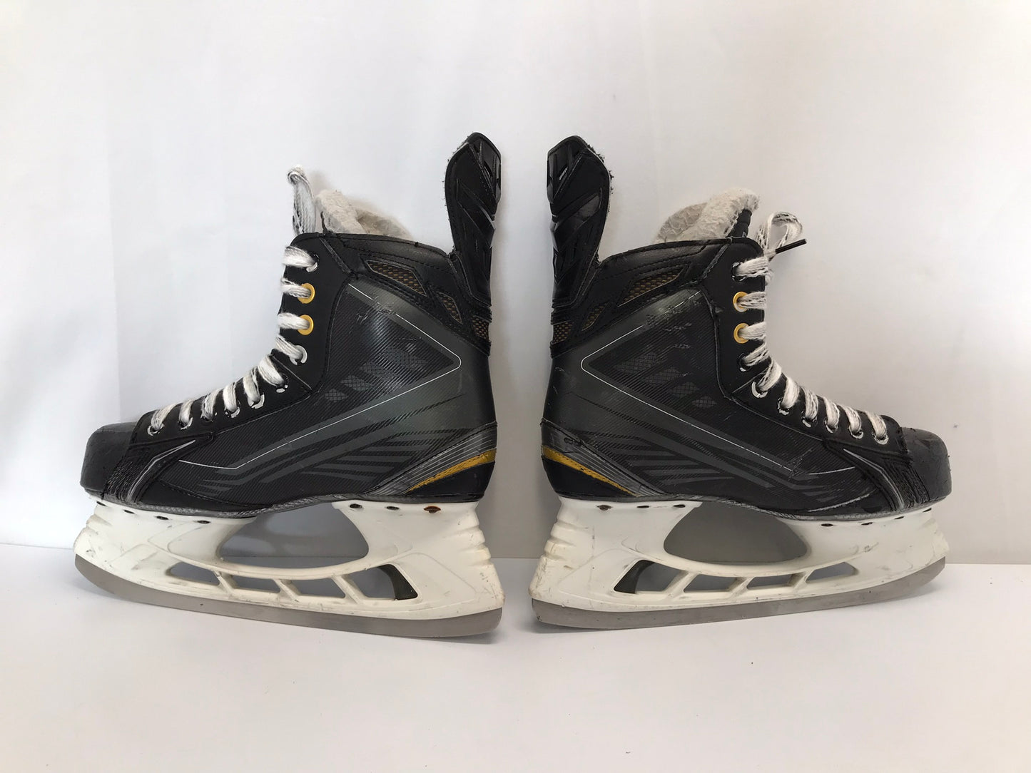 Hockey Skates Men's Size 9.5 Shoe Size  Bauer Supreme 170