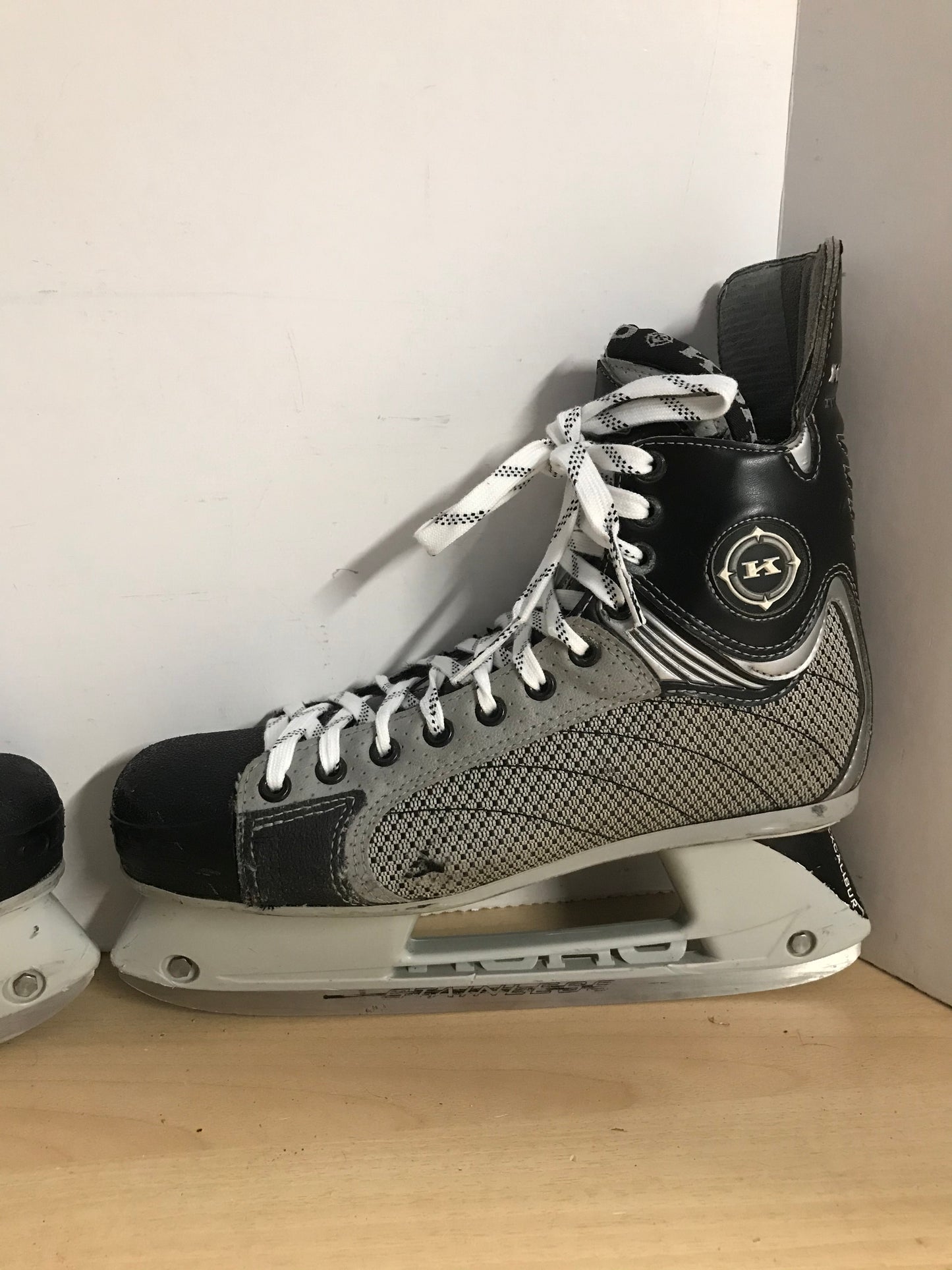 Hockey Skates Men's Size 9.5 Shoe Size Koho Pro Level 3380  As New BD 6084