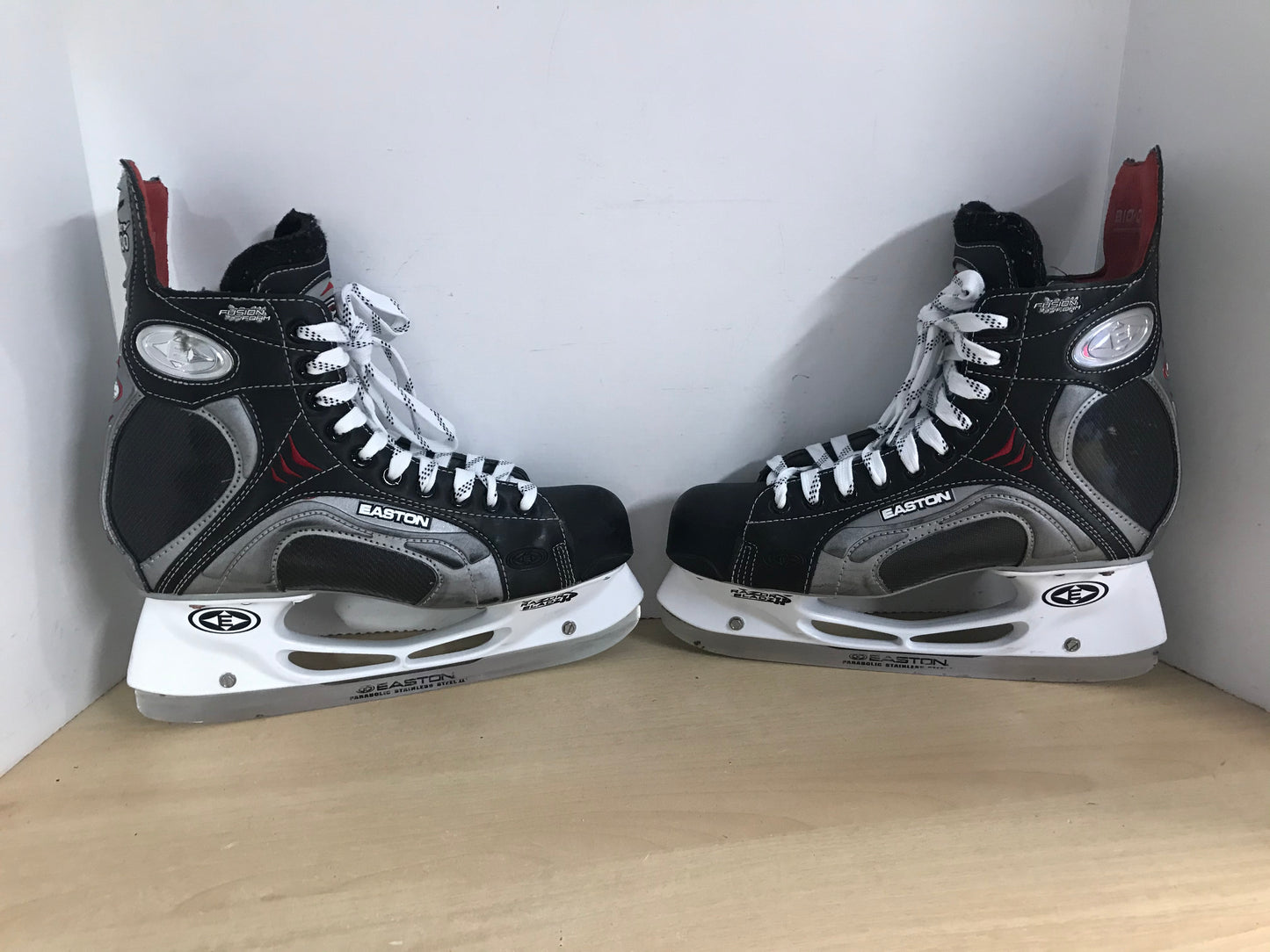 Hockey Skates Men's Size 9 EE Wide Shoe Size Easton 900 Bio Dry Excellent