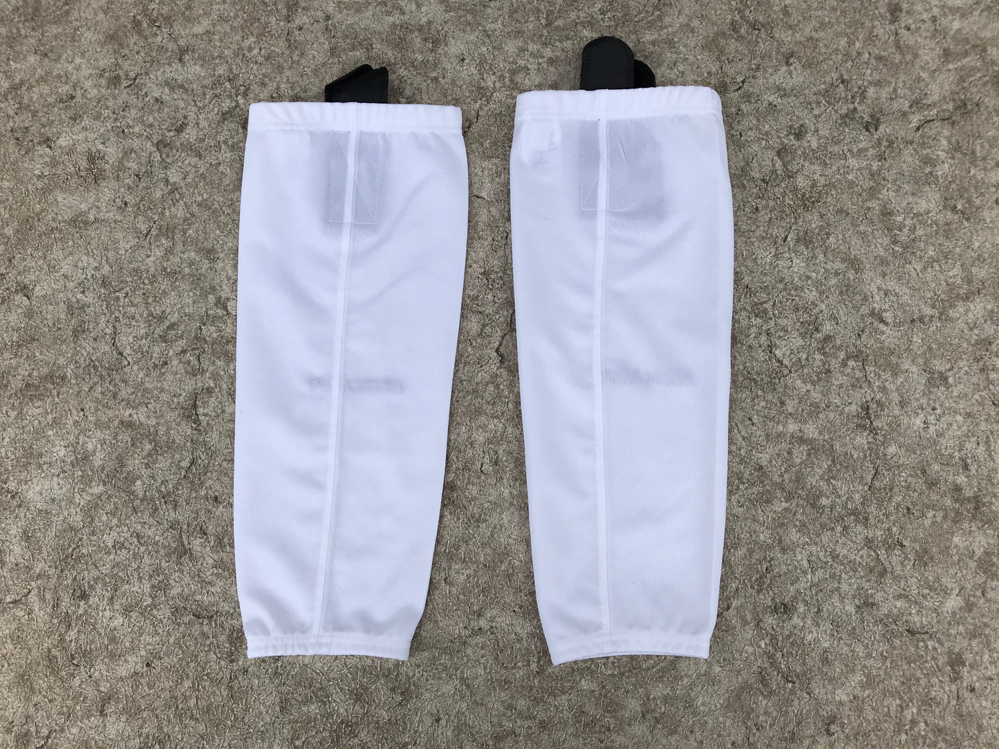 Hockey Socks Child Size 18-20 inch Small Bauer White Velcro Attachment Excellent