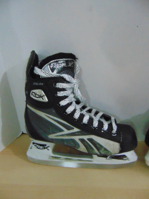Hockey Skates Child Size 3.5 Shoe Size Reebok Fitlite Some Wear
