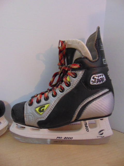 Hockey Skates Child Size 4.5 Shoe Size Graf Supra 301