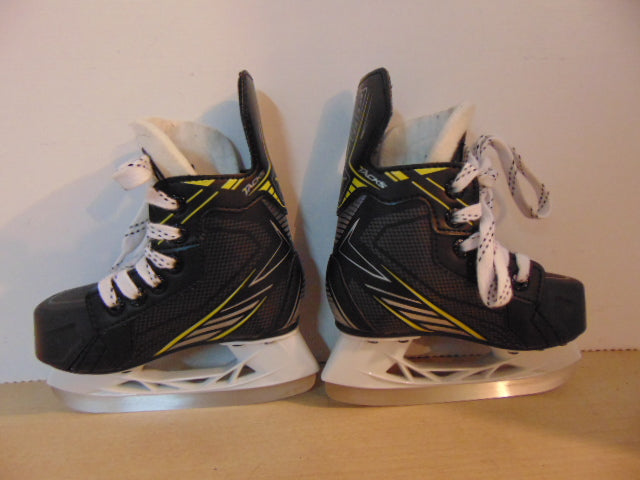 Hockey Skates Child Size 8 Toddler CCM Tacks 2092 New Demo Model