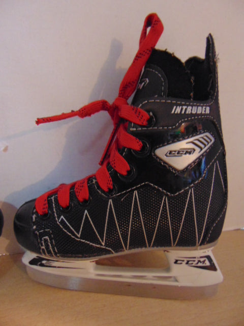 Hockey Skates Child Size 9 SHOE Size Toddler CCM Intruder