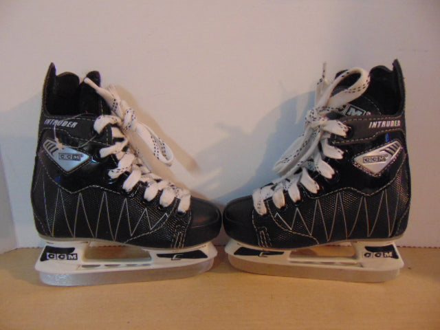 Hockey Skates Child Size 9 Shoe Size Toddler CCM Intruder Excellent