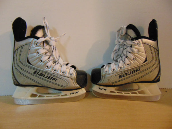 Hockey Skates Child Size 9 Toddler Shoe Size Bauer 22 New Demo Model