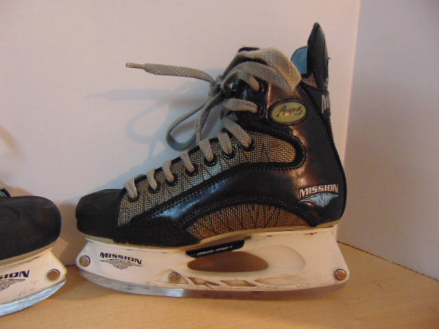 Hockey Skates Ladies Size 7.5 Mission Amp 3 Boot Is New