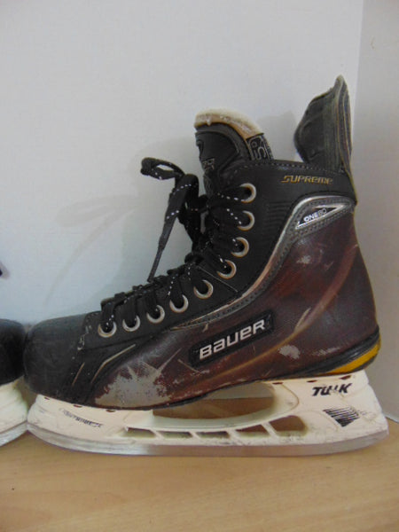 Hockey Skates Men's Size 6 Shoe 5 Skate Size Bauer  Supreme 160 Some Wear