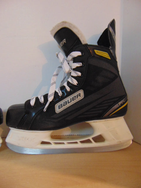 Hockey Skates Men's Size 7.5 Shoe Size Bauer Supreme As New