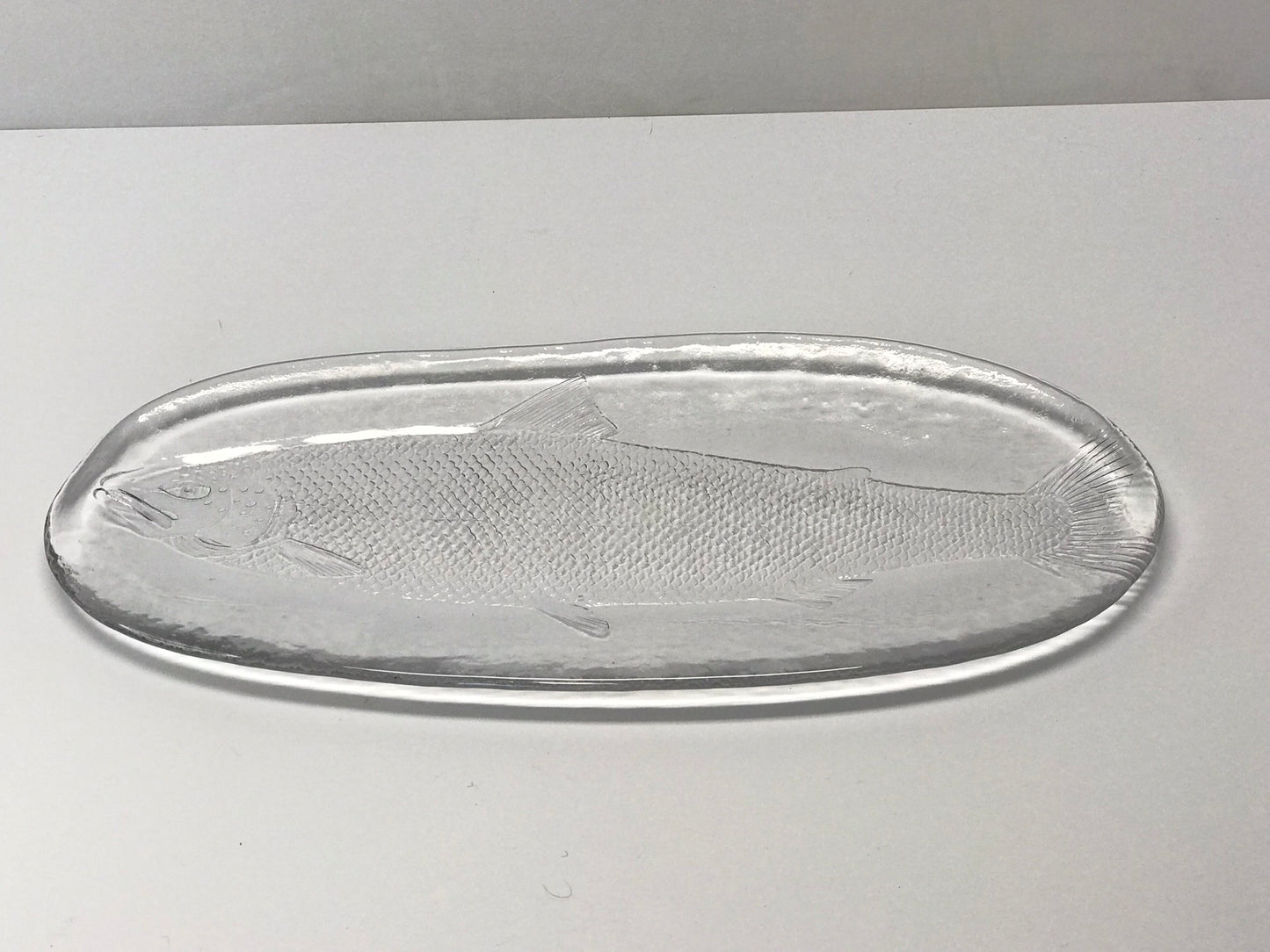 Home and Cottage Coast Salmon Thick Heavy Glass Plate 15 inch Mint Condition
