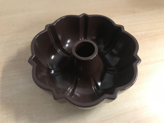 Home and Cottage Vintage Heavy Clay Bunt Pan 8 inch As New Outstanding Quality