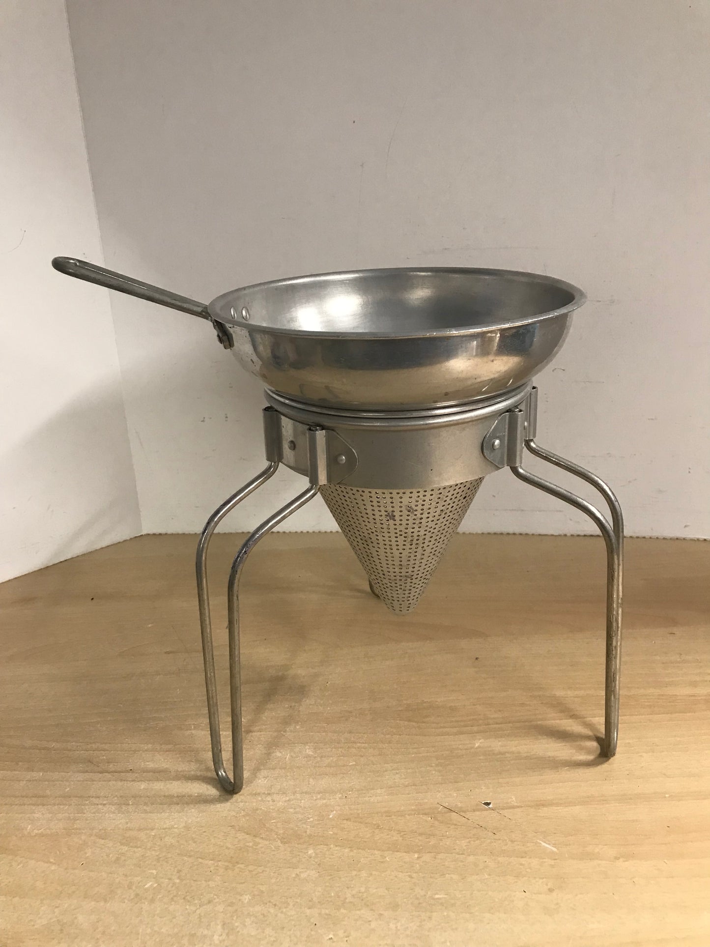 Home and Cottage Vintage Large Wear-Ever Jam Jelly Juicer Sieve Colander Strainer Aluminum Excellent Condition RARE