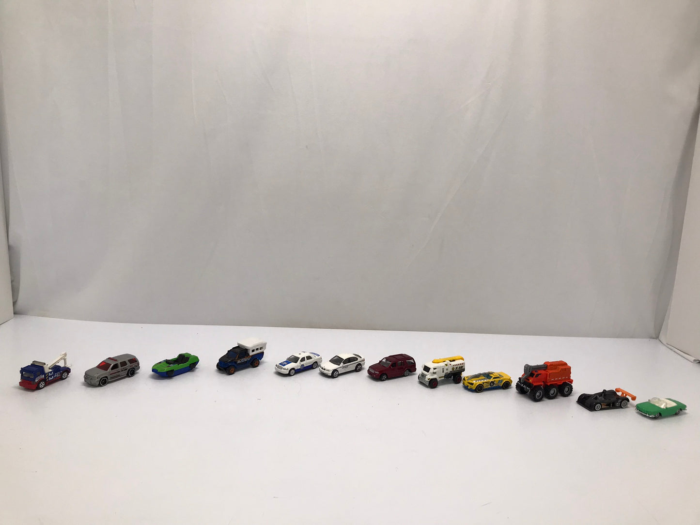 Hot Wheels Assorted Die Cast Lot  #4  Cars Trucks