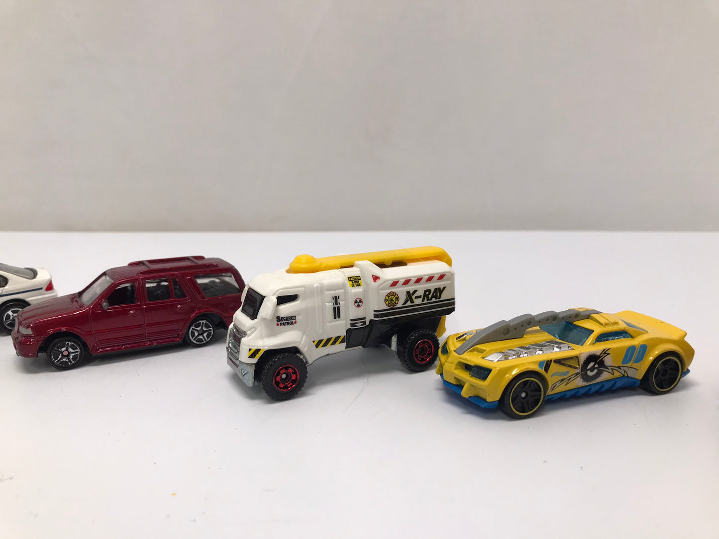 Hot Wheels Assorted Die Cast Lot  #4  Cars Trucks