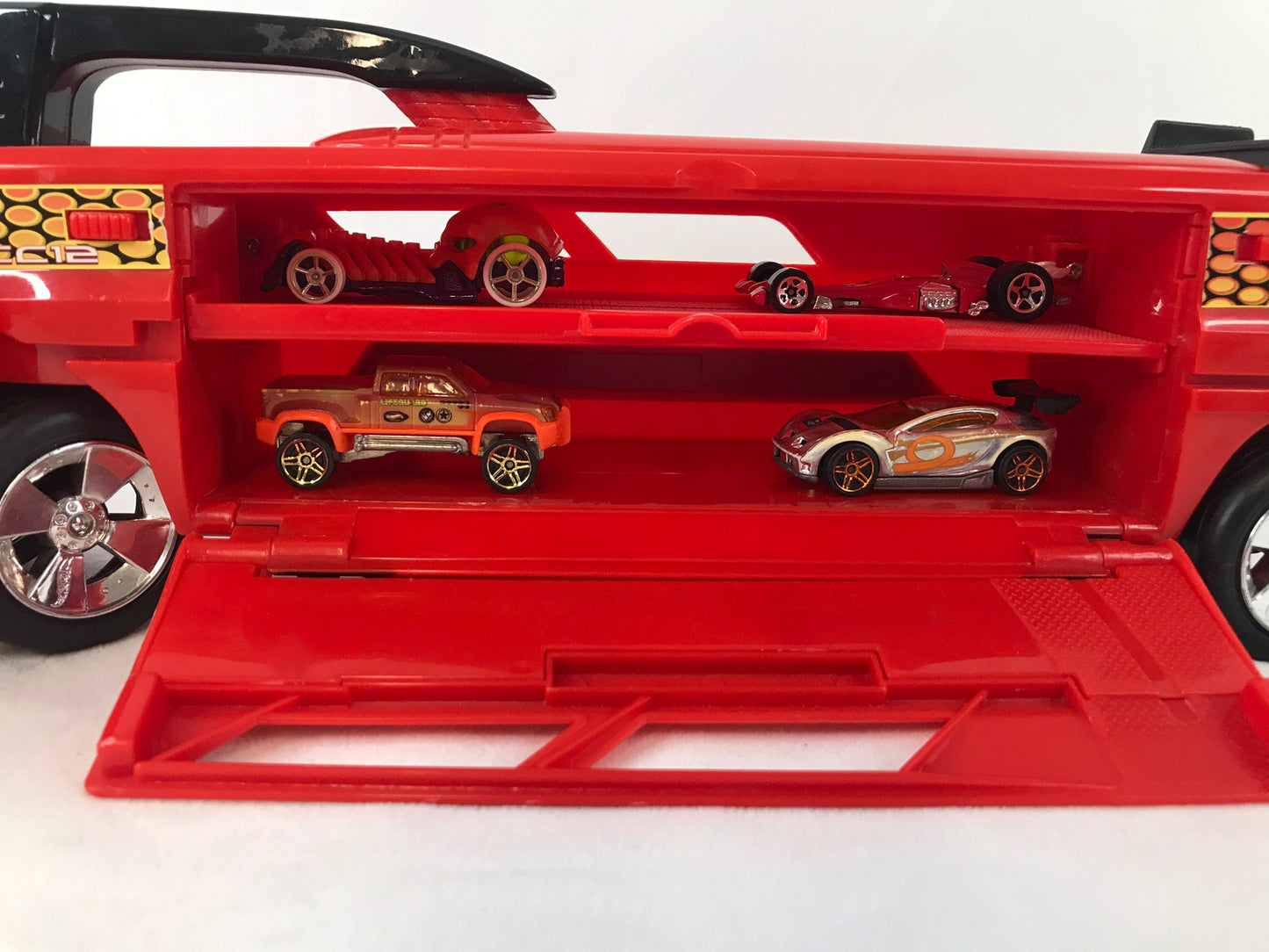 Hot Wheels and Die Cast Cars With Large Car Carrier Truck Red