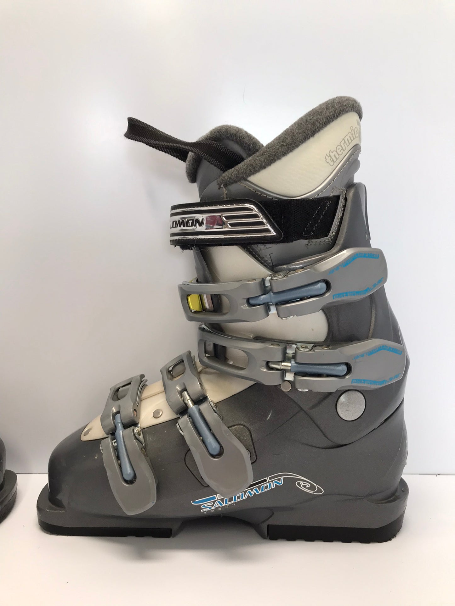 Ski Boots Mondo Size 23.0 Ladies Size 6 277 mm Salomon Grey Ivory New Demo Model
