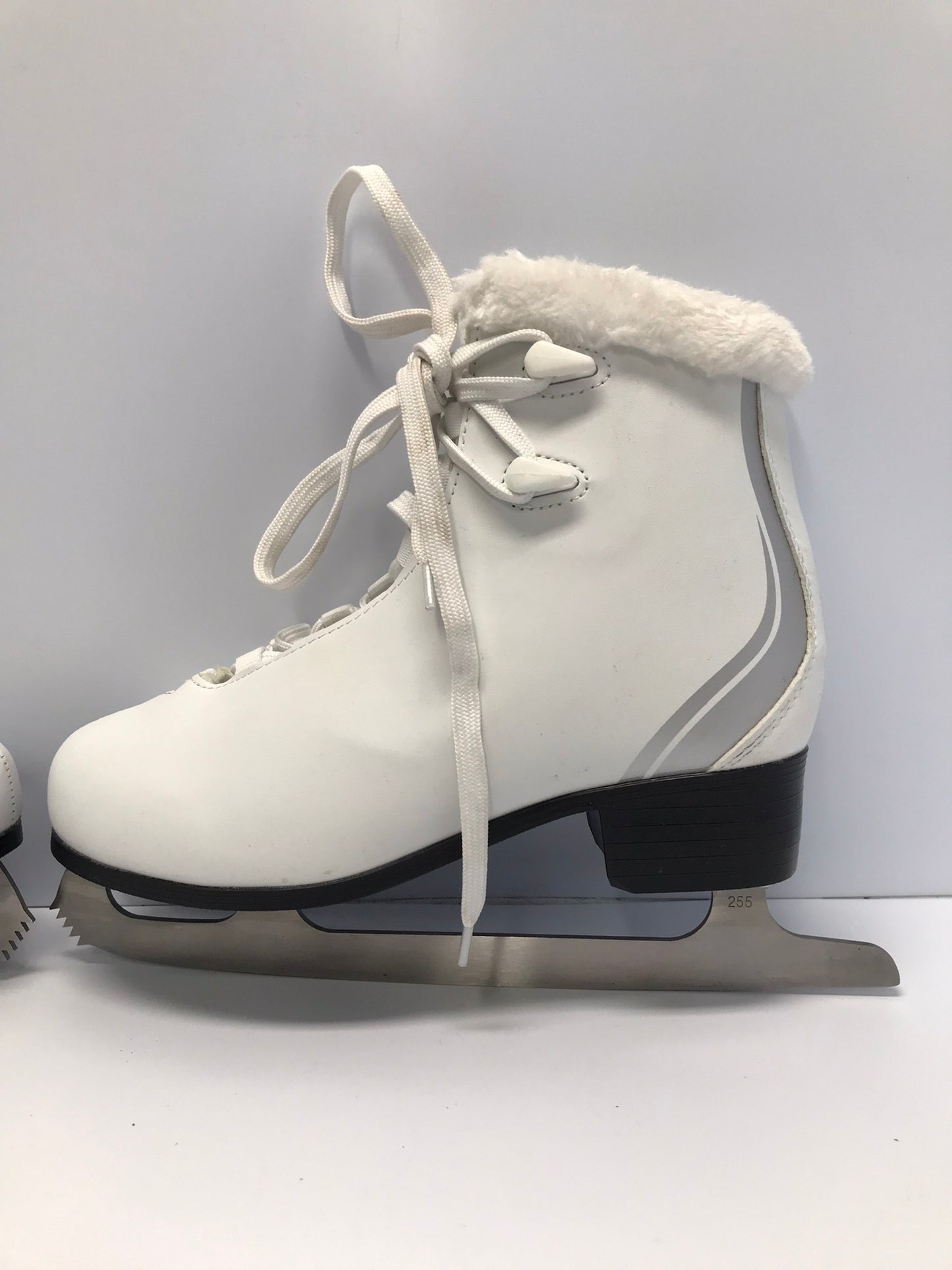 Figure Skates Ladies Size 7 Soft Skate White NEW