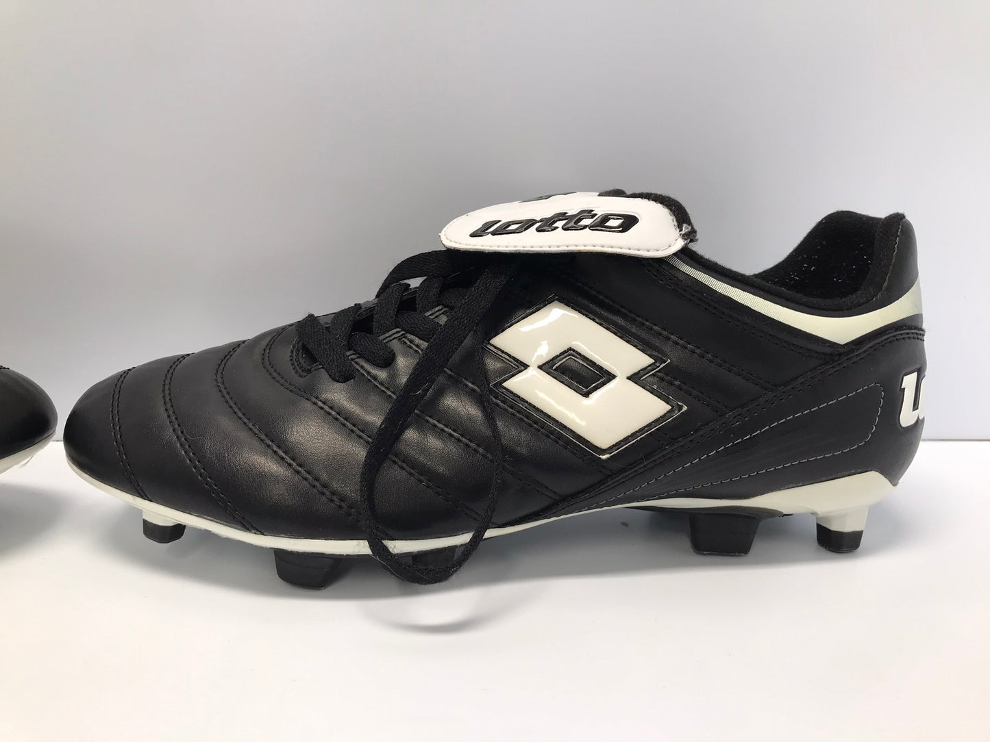 Soccer Shoes Cleats Men's Size 10.5 Lotto Black White Excellent As New