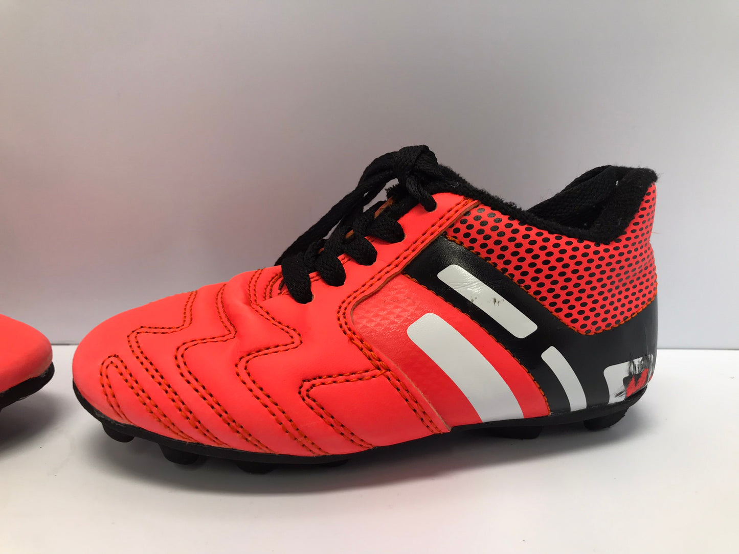 Soccer Shoes Cleats Child Size 10 Toddler Orange and Black Excellent