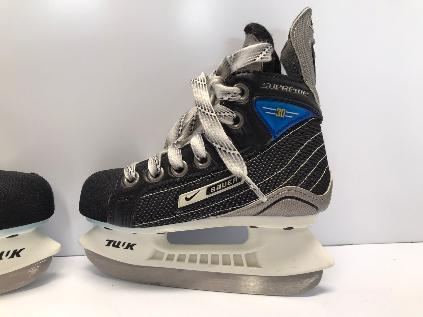 Hockey Skates Child Size 10 Toddler Shoe Size Bauer Supreme As New