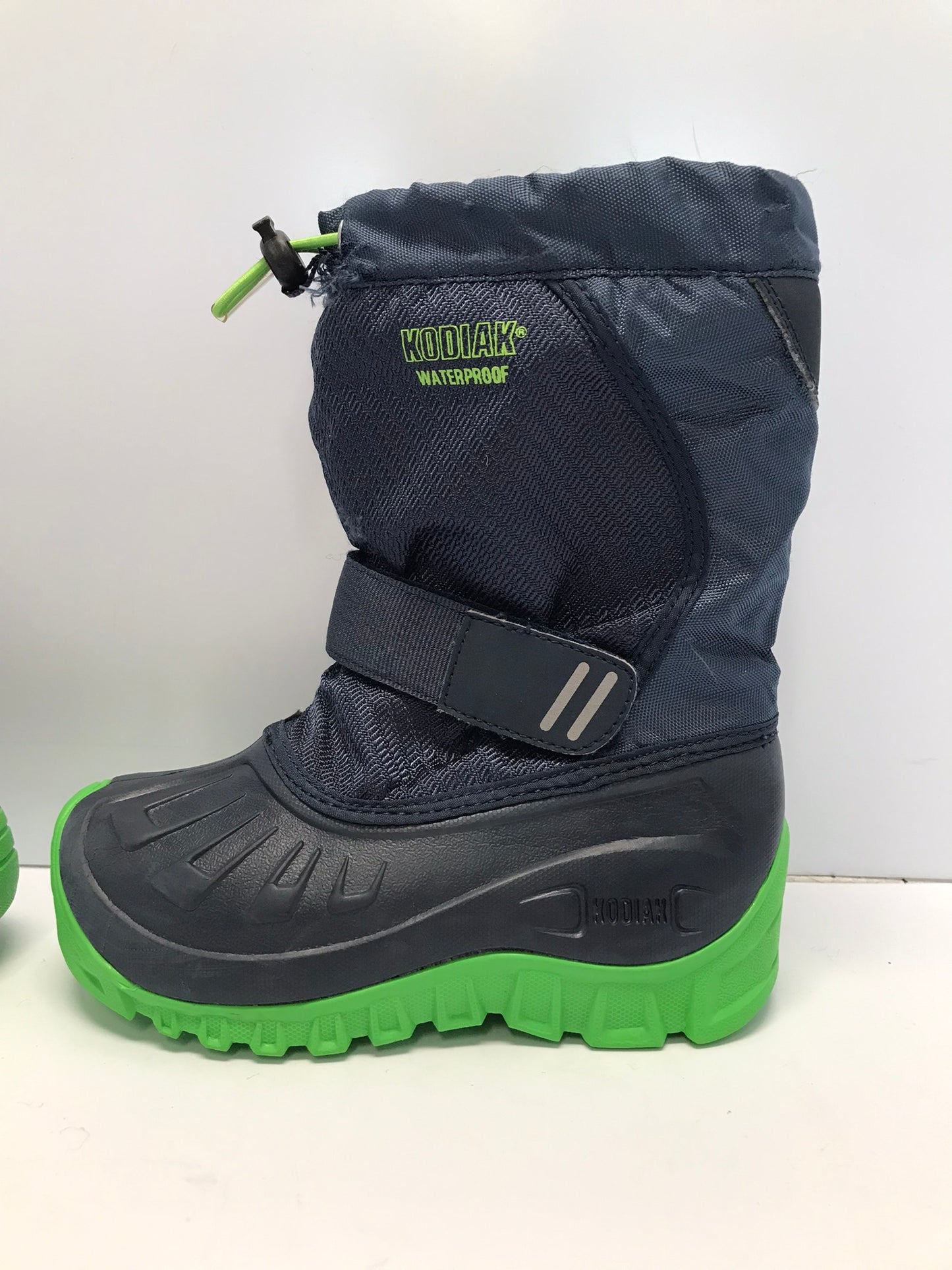 Winter Boots Child Size 12 Kodiak Waterproof With Liners Marine Blue and Green New Demo Model