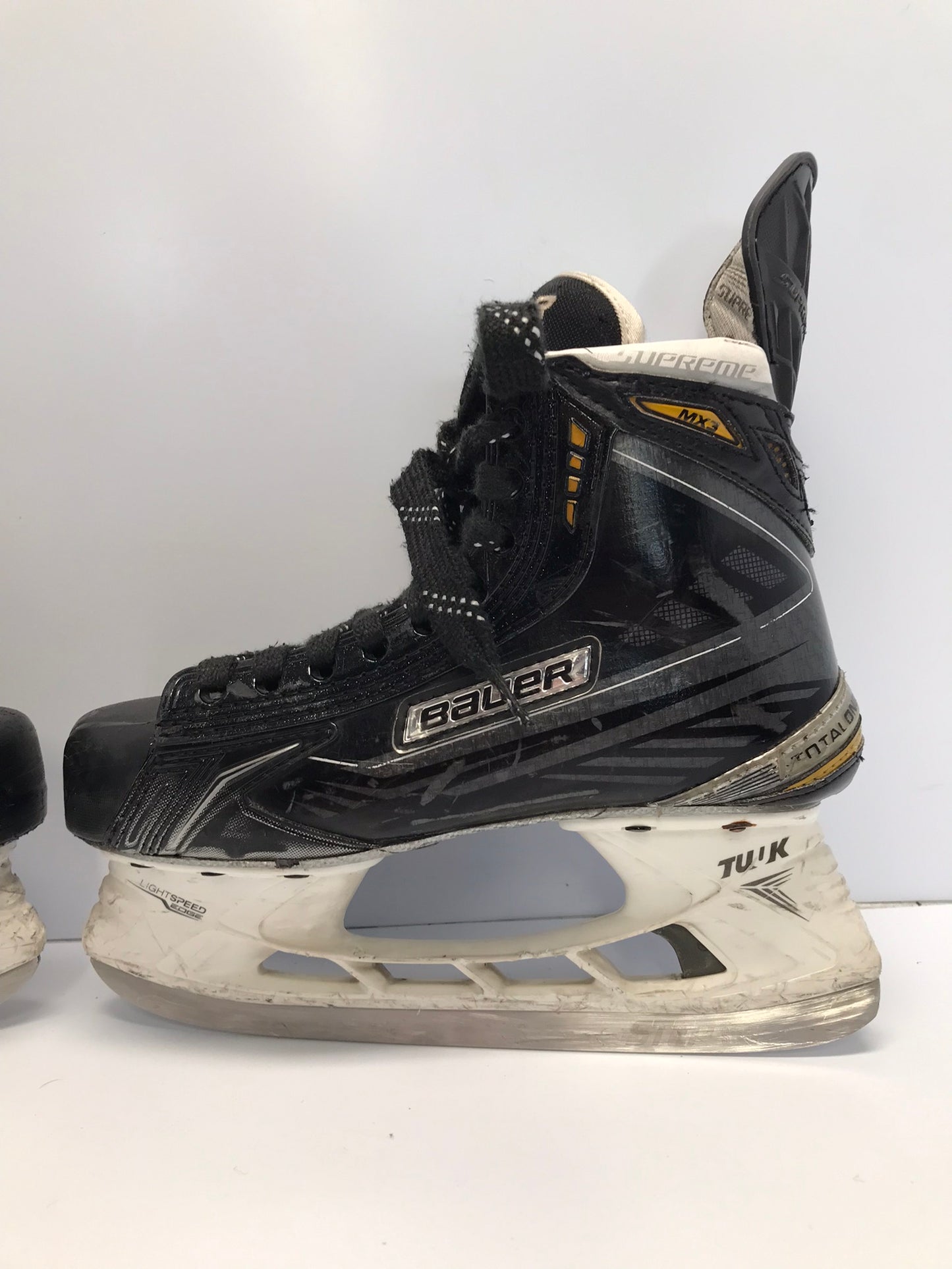 Hockey Skates Child Size 4 Shoe Size 3 Skate Bauer Supreme MX3 Total One