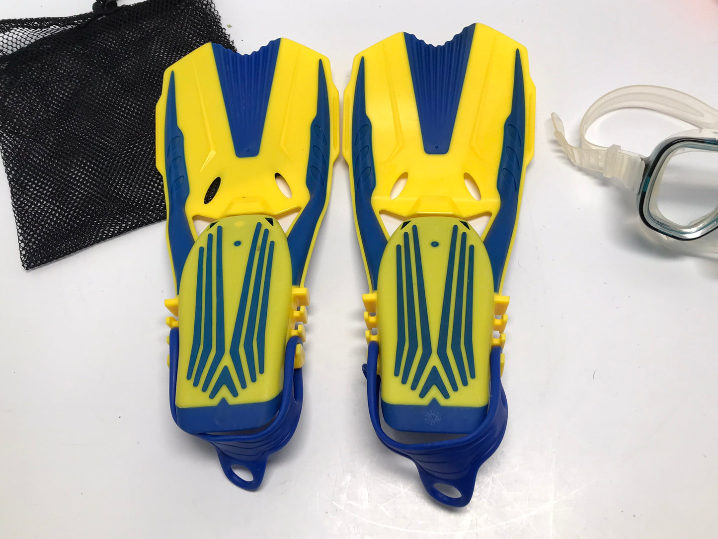 Snorkel Dive Fins Set Child Shoe Size 9-13 Body Glove Blue Yellow Like New