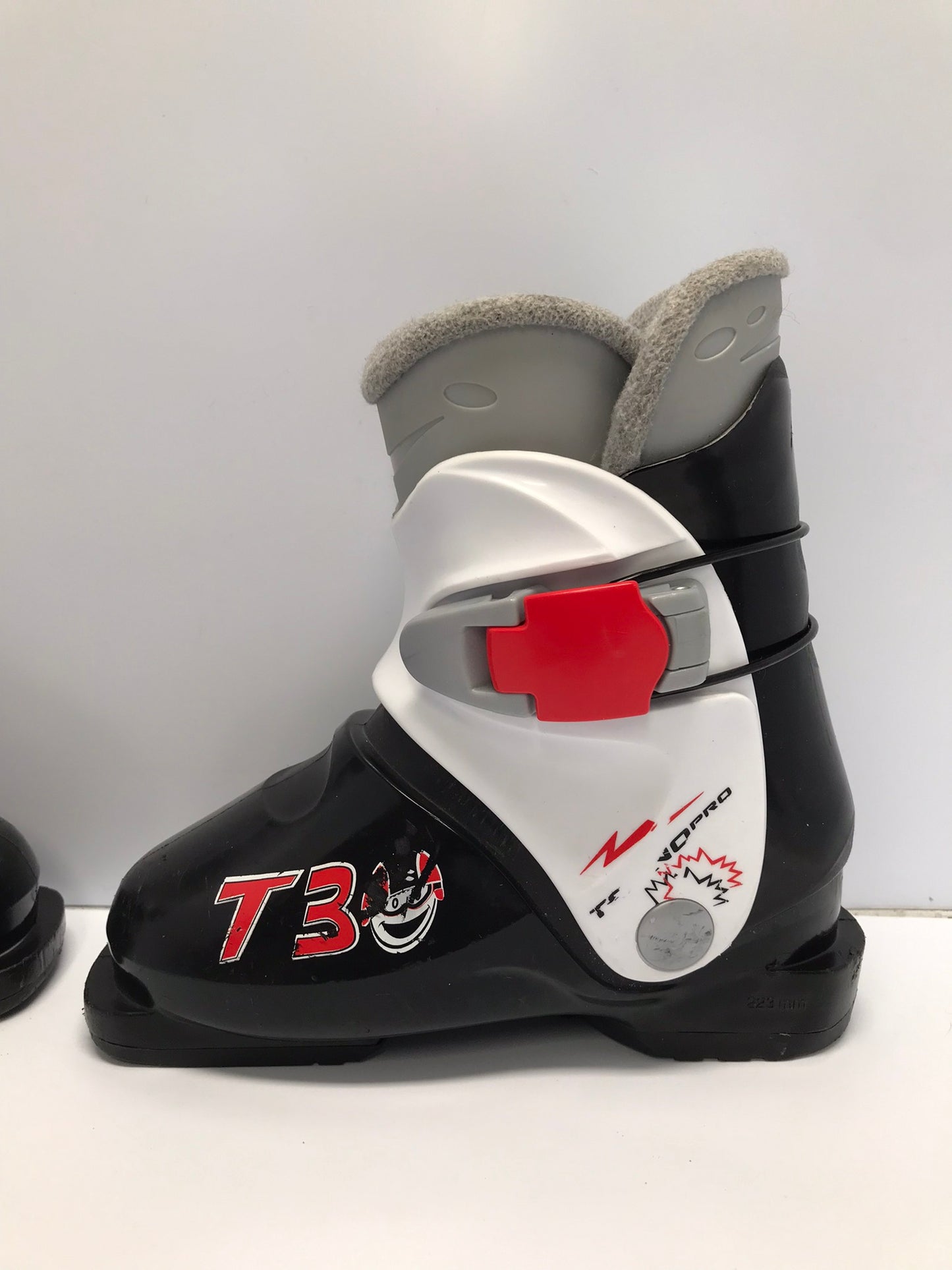Ski Boots Mondo Size 18.5 Child Size 12 223 mm Tecno Pro Black White Excellent