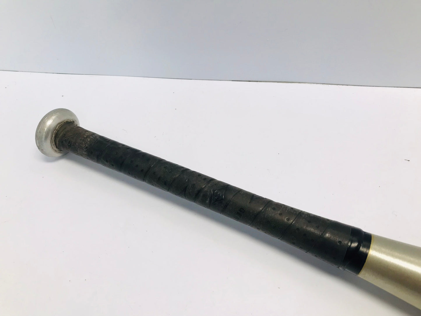 Baseball Bat 34 inch 28 oz Easton Ultra Long Barrell Softball Chrome Black Red